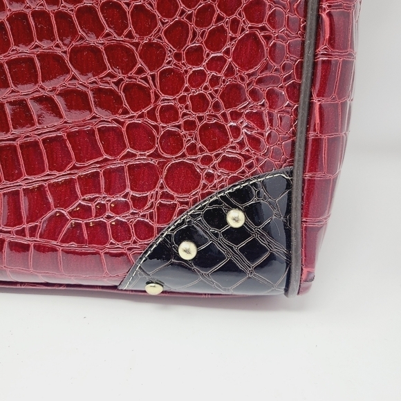 Samantha Brown | Red Faux Leather Crocodile Print Travel Bag (One Size) - Picture 14 of 16